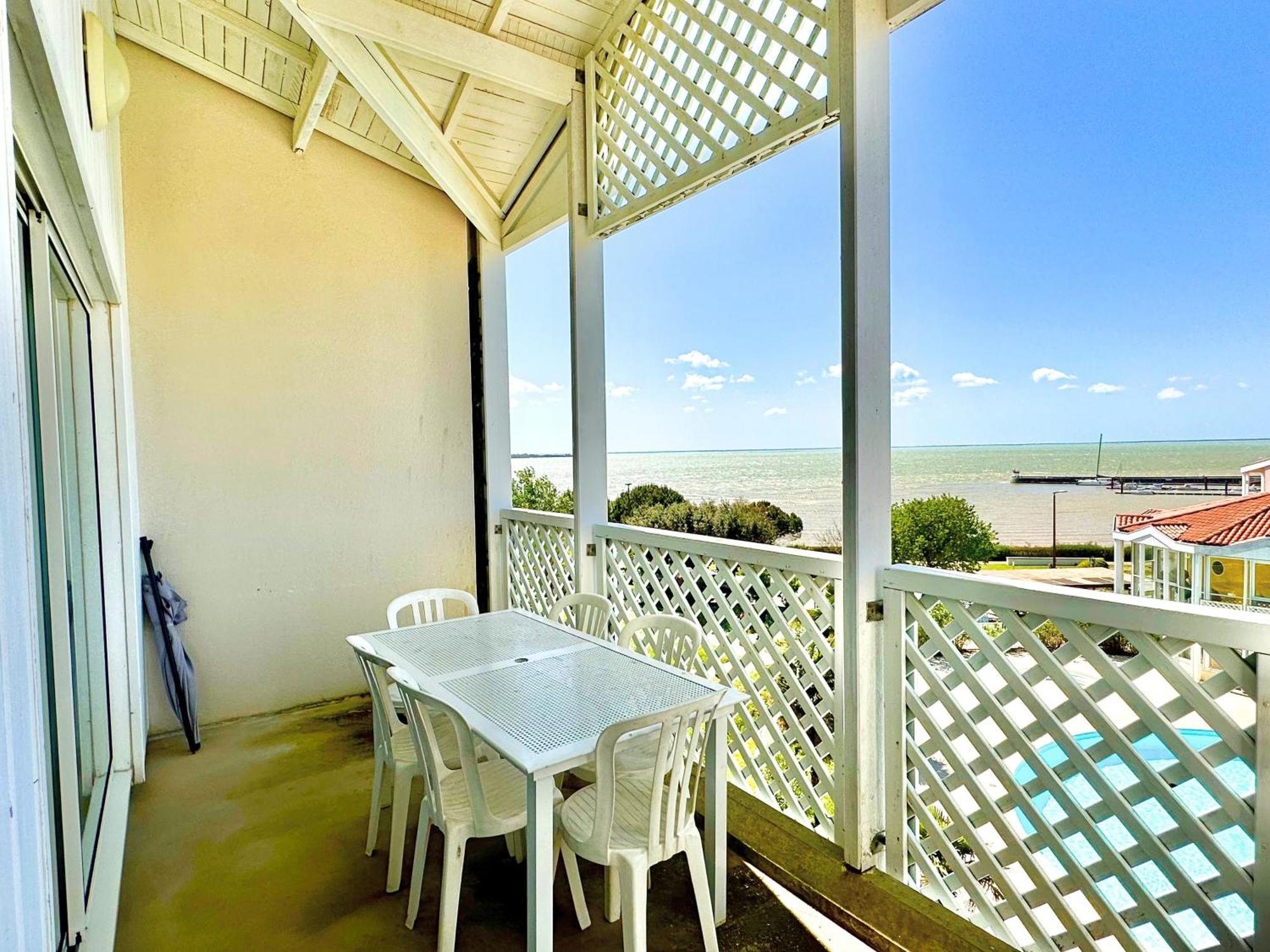 Vue Et Piscine, Avec Balcon - 1 Min De La Apartment