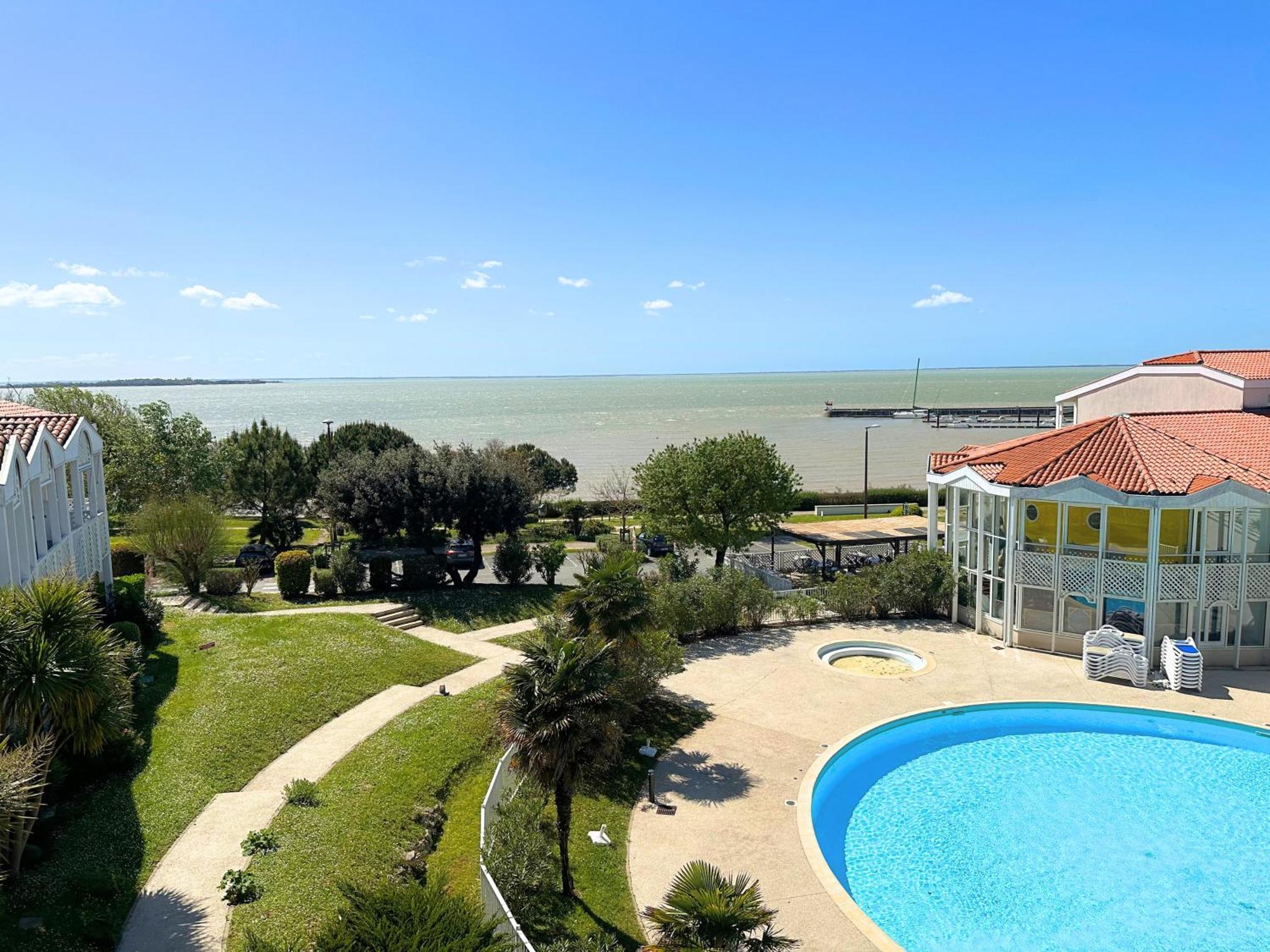 Apartment Vue Et Piscine, Avec Balcon - 1 Min De La *